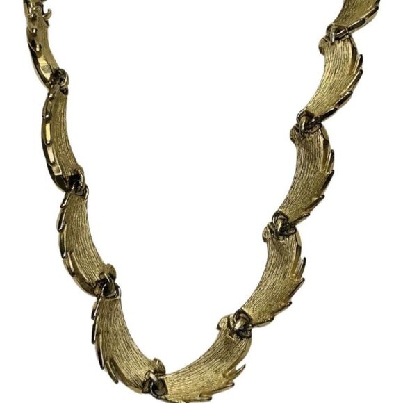 Trifari Womens Frosted Gold Tone Swirl Elements Choker Vintage Necklace 17.5in - Picture 5 of 7